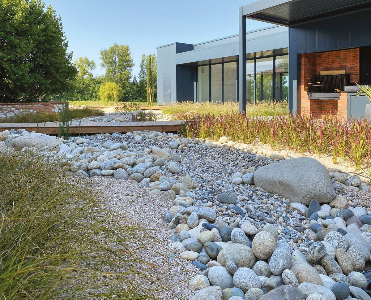 Déco minérale au jardin 1 salon extérieur jardin tarn