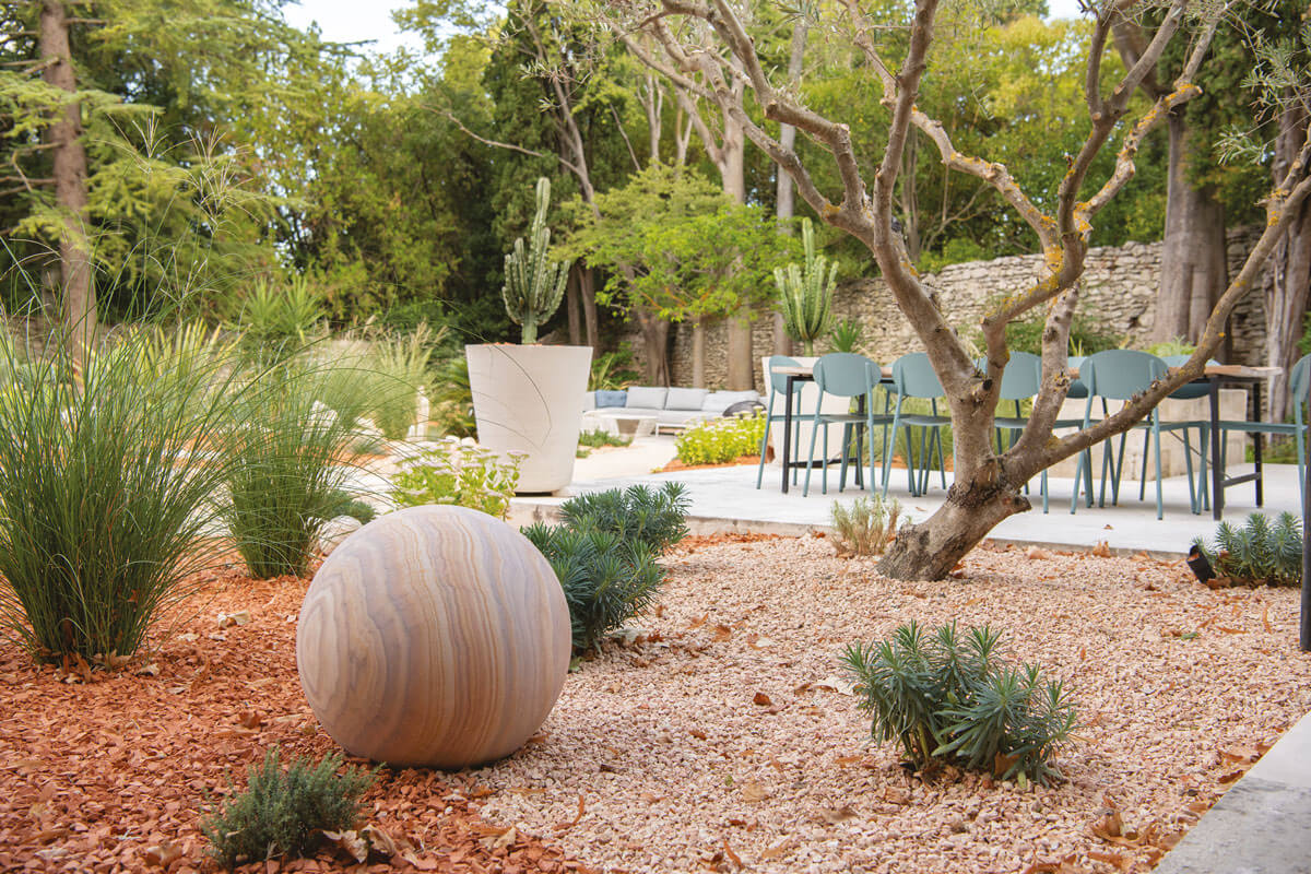 Déco minérale au jardin 9 salon extérieur jardin tarn