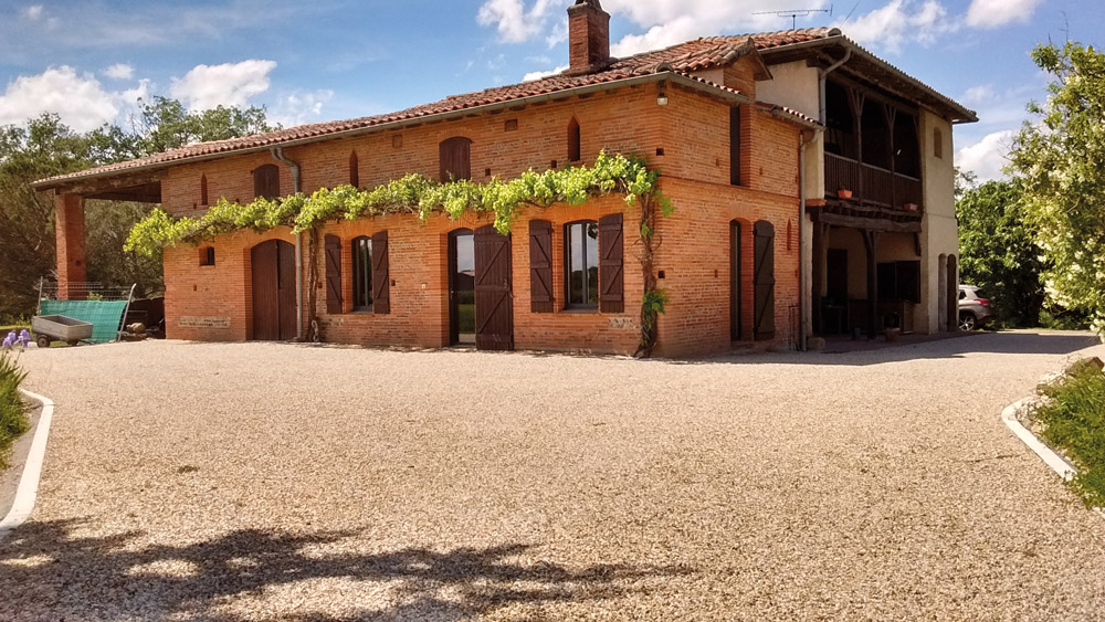 Cour de ferme transformée en allée de propriété 4 daniel moquet