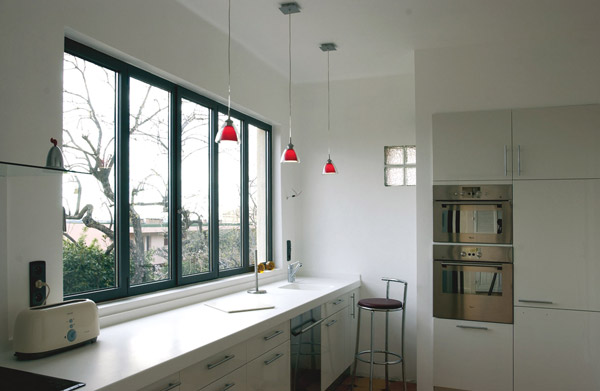 Menuiseries en région toulousaine : choisir les bonnes 7 fenêtre à frappe AWS 60 BD