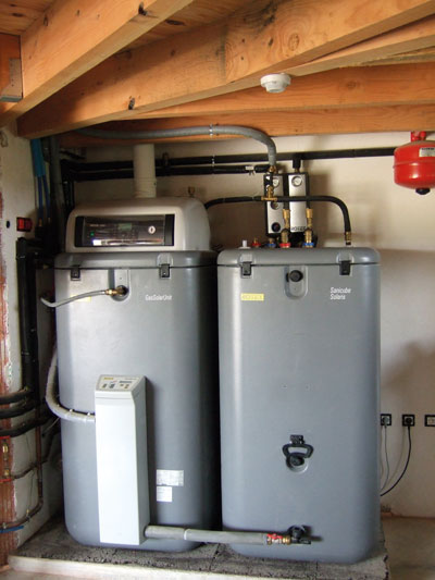 Maison écologique auto-construite à Fontenilles 4 chauffage solaire combiné Rotex