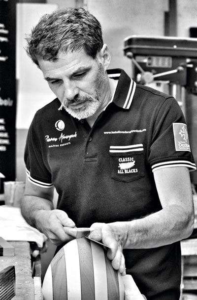 Les ballons de rugby en bois de Pierre Armengaud 6 pierre armengaud ballon rugby en bois