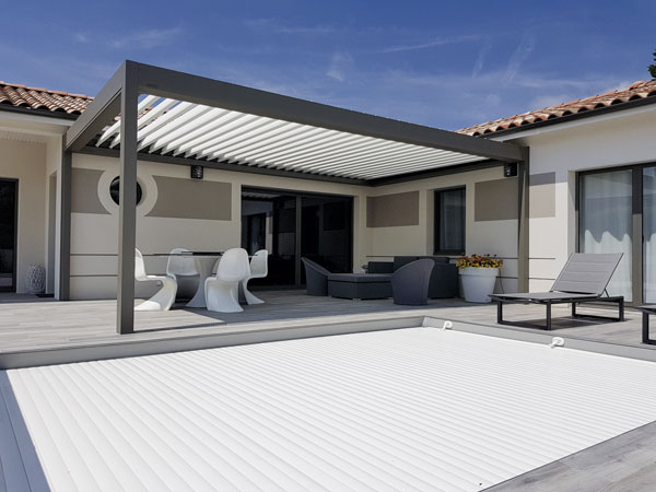 Pergola bioclimatique à Pibrac 3 stores de france colomiers toulouse pergola