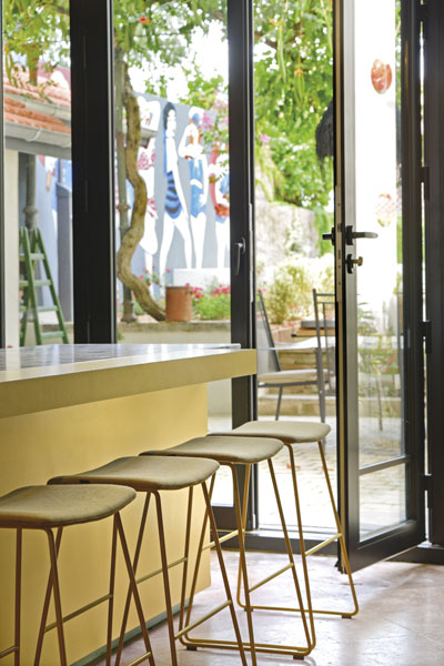 La maison de Yannick Delpech 7 yannick delpech cecilia febrer cuisine sans dépendance