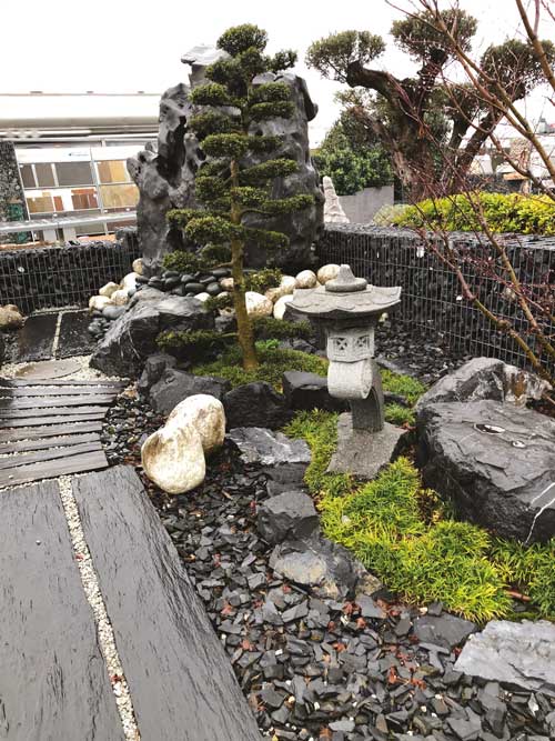 Déco minérale au jardin 9 lanterne japonaise jardi creation pins justaret