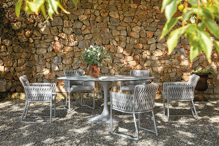 Tables d'extérieur en aluminium 8 table a manger outdoor selection ma maison magazine