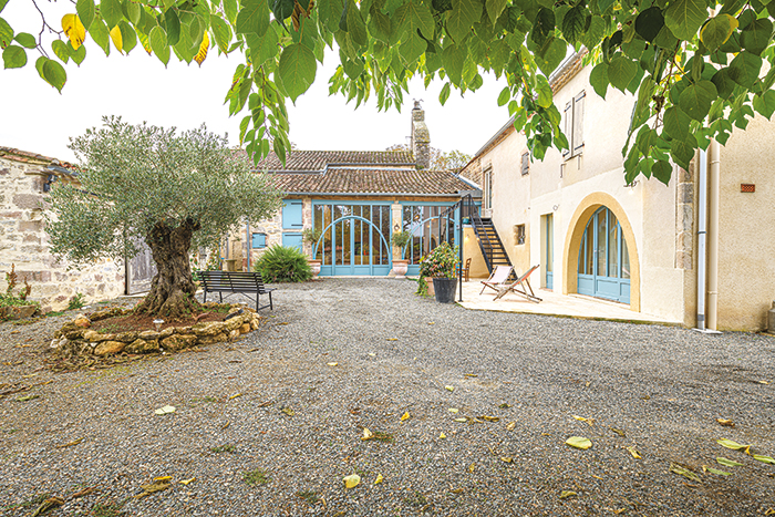 Pour l'amour de la belle pierre 11 maison ancienne renovee tarn architecte d'interieur delphine eche